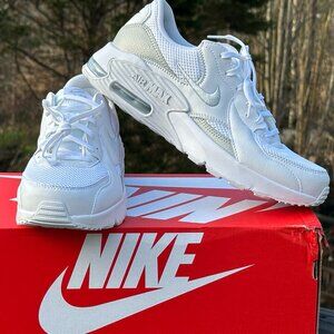 Nike Air Max Excee Low Womens 10 Mens 8.5 All White Lifestyle Casual Sneaker NEW